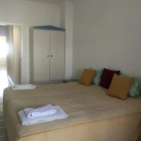 First Line Front Pool Flat View * Quarteira